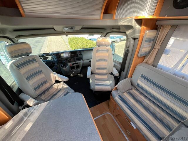 عربة تخييم شبه مدمجة ADRIA 687 SP - Festbett - Automatik - Klima - AHK -