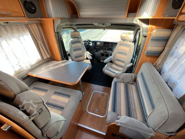 عربة تخييم شبه مدمجة ADRIA 687 SP - Festbett - Automatik - Klima - AHK -