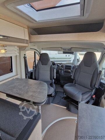 קמפרוואן PÖSSL Summit 600 Plus Automat Markise Solar Navi AHK