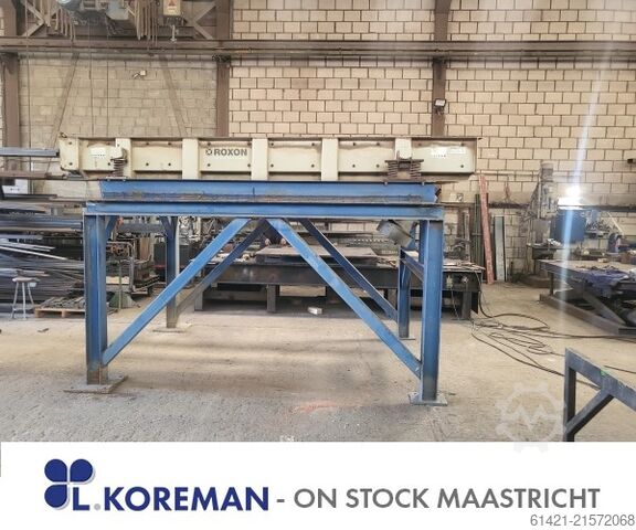 ROXON bunkerinis su vibruojančiu loviu  ROXON Hopper with Vibrating Chute