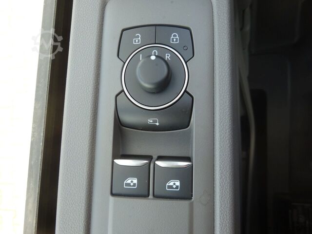 Xe van thùng kín VW e-Transporter Kasten Plus 160 kW RWD LR Edition