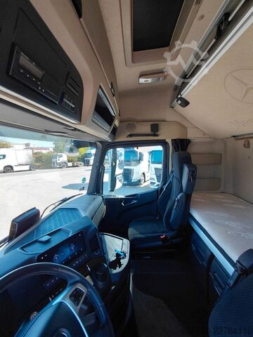หัวลากมาตรฐาน MERCEDES-BENZ MERCEDES ACTROS L 1848