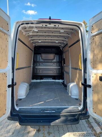 รถตู้ตู้ทึบ VW Crafter 2.0 TDI 35 FWD