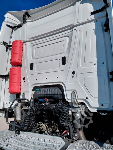 หัวลากมาตรฐาน MERCEDES-BENZ MERCEDES ACTROS F 1851