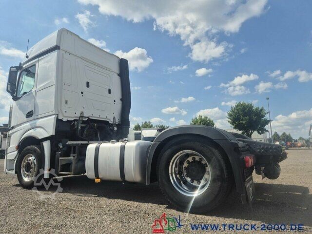 Стандартный седельный тягач Mercedes-Benz Actros 1846 Giga Space Retarder 2 Betten