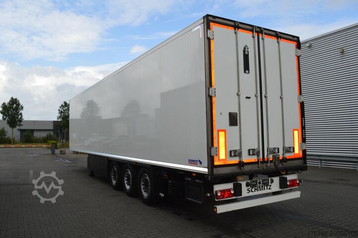 Koeloplegger SCHMITZ CARGOBULL SKO FP 45 Carrier Vector 1550