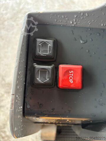 Schleppfahrzeuge Jungheinrich EZS130