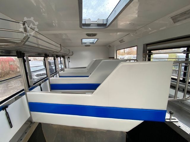 משאית להובלת בקר MAN 12 220 5 Pferde Wohnung