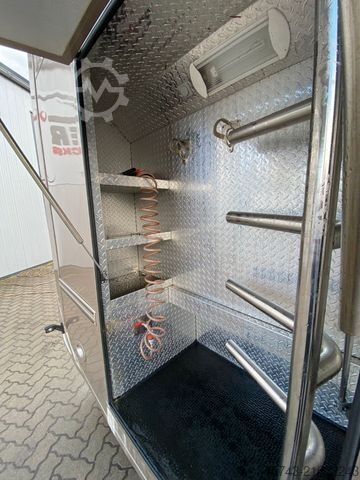 משאית להובלת בקר MAN 12 220 5 Pferde Wohnung