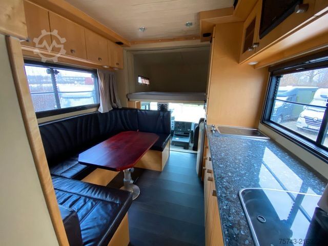 משאית להובלת בקר MAN 12 220 5 Pferde Wohnung