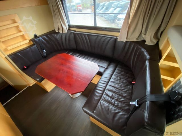 משאית להובלת בקר MAN 12 220 5 Pferde Wohnung