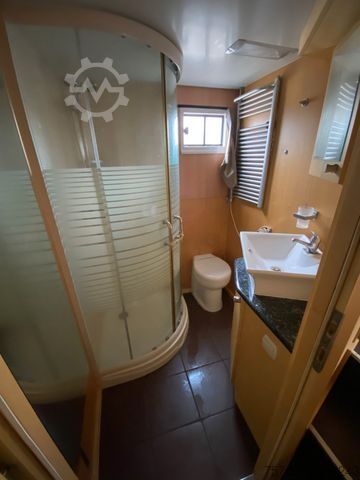 משאית להובלת בקר MAN 12 220 5 Pferde Wohnung