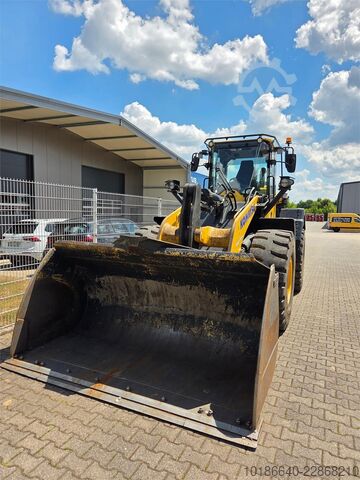  Komatsu WA320-8E0