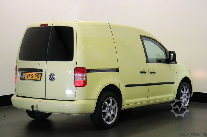 Panel van Volkswagen Caddy 1.6 TDI - Airco - Cruise - Trekhaak - € 2...