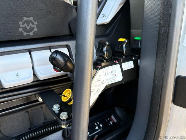 Sistema de brazo de gancho Renault C440 + HMF 2320 K3-- 3X EXT. + 6X2/4 HYDRO DRIV...