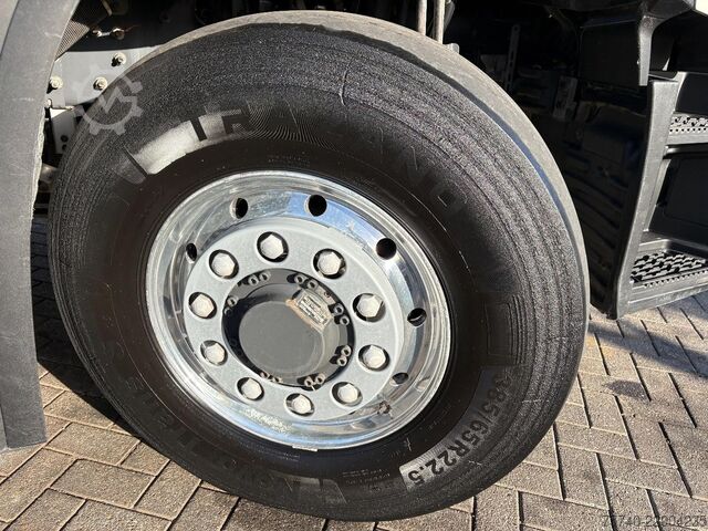Sistema de brazo de gancho Renault C440 + HMF 2320 K3-- 3X EXT. + 6X2/4 HYDRO DRIV...