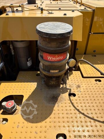 Crawler excavator CAT 374 (On Transport)