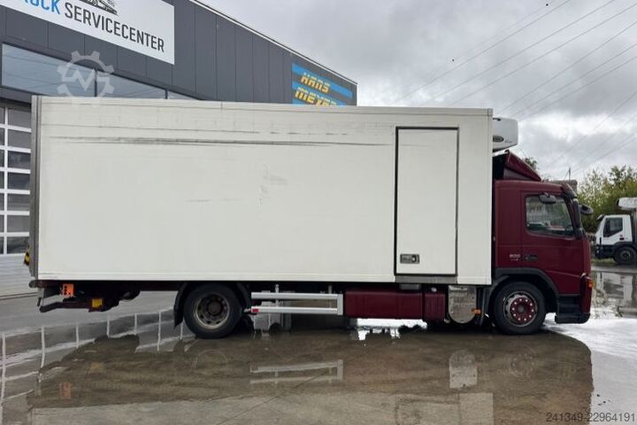 Koelwagen VOLVO FM-300 4x2 Carrier 850 Supra