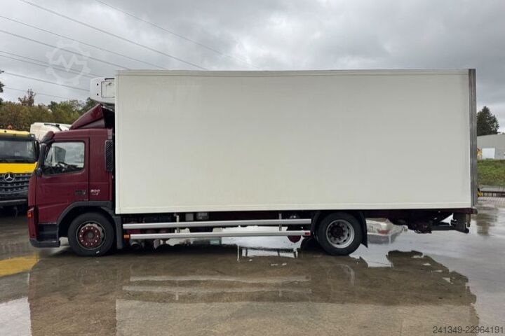 Koelwagen VOLVO FM-300 4x2 Carrier 850 Supra