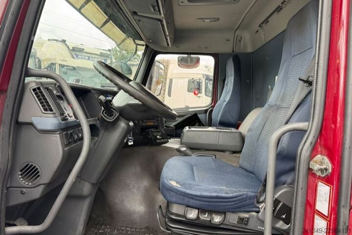 Koelwagen VOLVO FM-300 4x2 Carrier 850 Supra