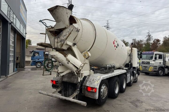 משאית מערבל בטון SCANIA G490 10x4 Liebherr 12m3