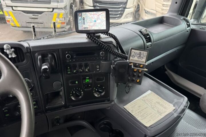 משאית מערבל בטון SCANIA G490 10x4 Liebherr 12m3