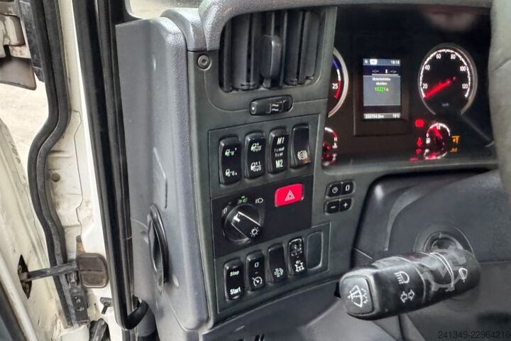 משאית מערבל בטון SCANIA G490 10x4 Liebherr 12m3