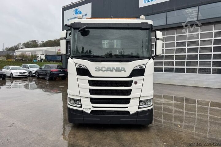 משאית מנוף מעלית מכולות (roll-off) SCANIA R560 6x4 Boogie Moser AHK