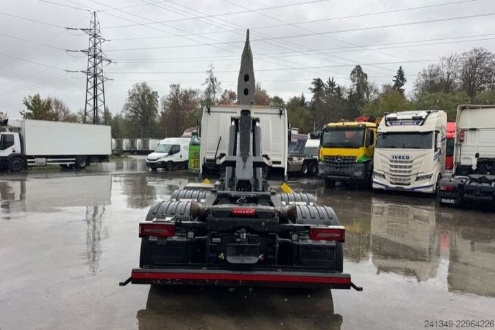 משאית מנוף מעלית מכולות (roll-off) SCANIA R560 6x4 Boogie Moser AHK