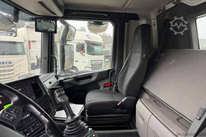 משאית מנוף מעלית מכולות (roll-off) SCANIA R560 6x4 Boogie Moser AHK