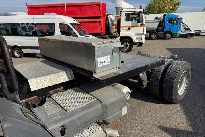 Truck chassis RENAULT Premium 370 4x2