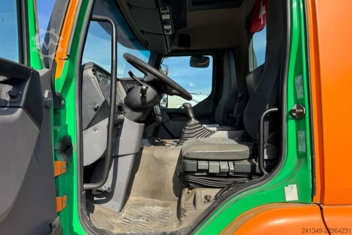 Truck chassis RENAULT Premium 370 4x2