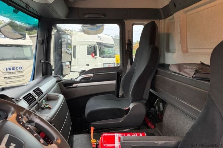 Flatbed truck with tarp MAN TGS 26.440 6x2