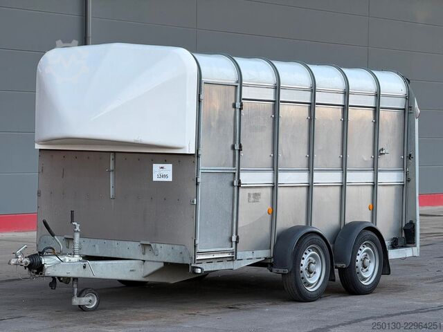 รถพ่วงขนส่งม้า IFOR WILLIAMS SB 2 TA35 PKW Tandem Viehanhänger
