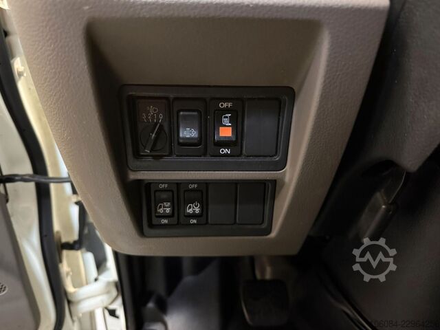Kiepwagen bestelauto NISSAN NT 400 Cabstar 3 Seiten Kipper Klima AHK 3,5T