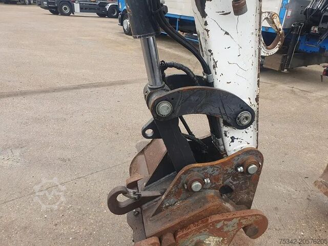 حفارة صغيرة Bobcat E35 - 3500 KG