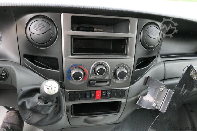 Furgão fechado iveco Daily 35 S11 C30C AUTOMATIK KAMERA Regale LUFT DURCHGANG EURO-5 CoC