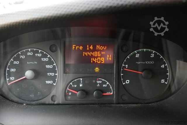 Furgão fechado iveco Daily 35 S11 C30C AUTOMATIK KAMERA MAXI Regale LUFT - EURO 5 - CoC