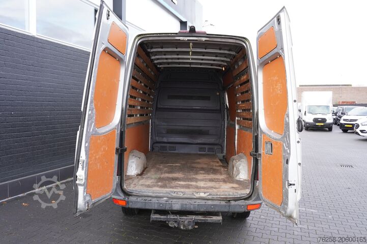 Furgoneta con caja Volkswagen Crafter 2.0 TDI 136PK L2H2 - Airco - Cruise - C...