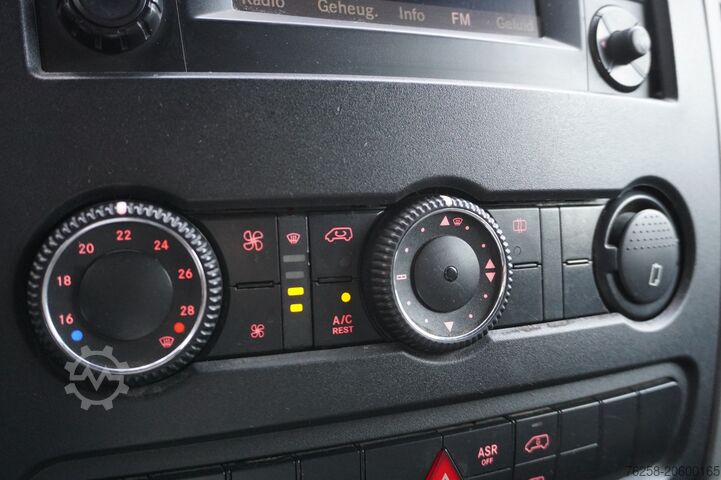 Furgoneta con caja Volkswagen Crafter 2.0 TDI 136PK L2H2 - Airco - Cruise - C...