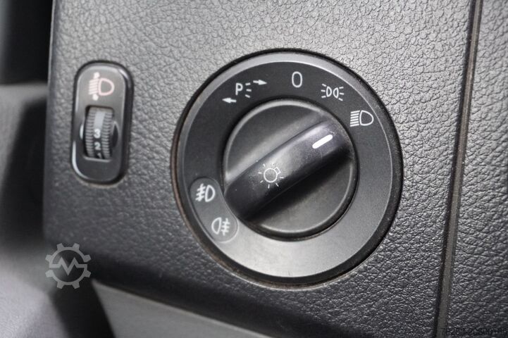 Furgoneta con caja Volkswagen Crafter 2.0 TDI 136PK L2H2 - Airco - Cruise - C...