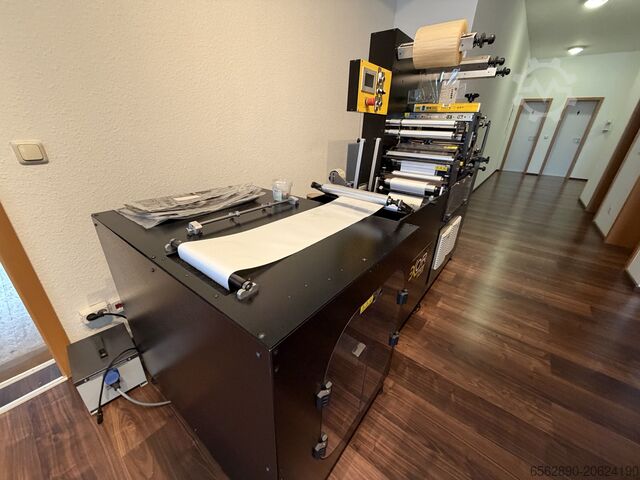 XCUT Estampadora Translativa & Rotativa Flexor xCUT