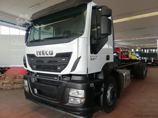 PLATFORM DENGAN LANDAI Iveco Stralis AD 260S31
