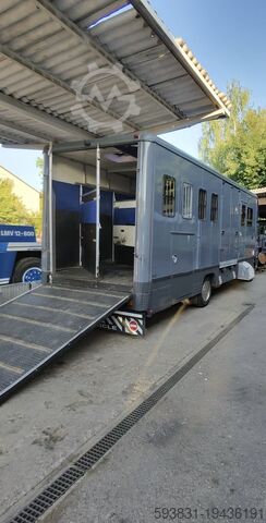 транспортьор за коне, превоз за състезателни коне, кемпер, камион Mercedes Pferderenntransport Pferderenntransporter 1120