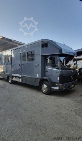 транспортьор за коне, превоз за състезателни коне, кемпер, камион Mercedes Pferderenntransport Pferderenntransporter 1120