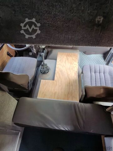 транспортьор за коне, превоз за състезателни коне, кемпер, камион Mercedes Pferderenntransport Pferderenntransporter 1120