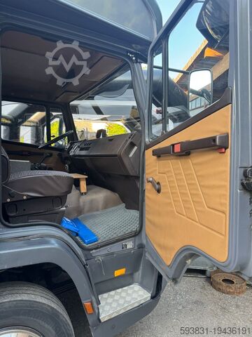 транспортьор за коне, превоз за състезателни коне, кемпер, камион Mercedes Pferderenntransport Pferderenntransporter 1120