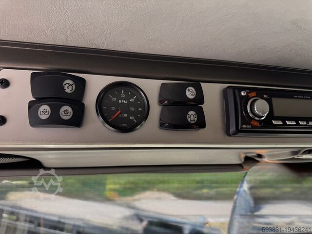 Ausa frontlyft tippbil fyrhjulsdriven Ausa M300