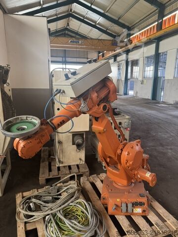 Robot industrial ABB IRb 2400 M2004