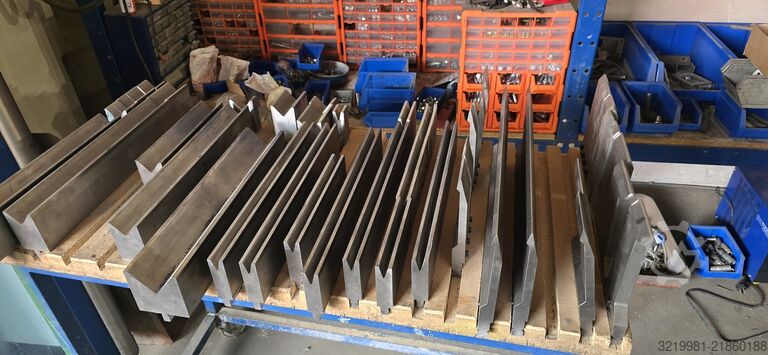  TRUMPF TruBend 5130 CNC  130t/3200mm WITH TOOLS
